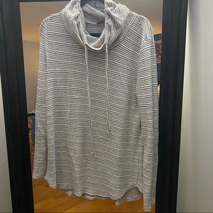 Stitch fix Cowl neck, tunic length, black and white